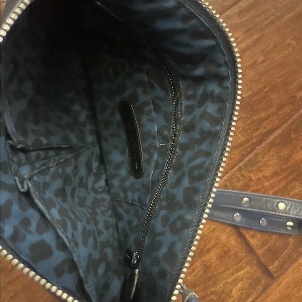 Rebecca Minkoff Leather Crossbody in perfect condition - Picture 5 of 6